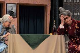 Бенефис сестер: на сцене ВК театра драмы и оперетты блистательные Тетки  | Устинка Live