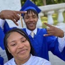 Martha Ruff's Instagram, Twitter & Facebook