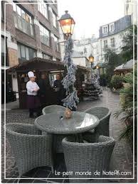 Bar A Chocolat De Hugo Victor Aux Jardins Du Marais La Pause Gourmande Qui Sent Bon Noel Decoration Exterieur Hugo Victor Marie