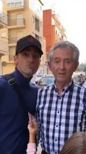 Toni costa is an actor, known for mi sueño es bailar (2011), ¡mira quién baila! Adamari Lopez Presenta Al Padre De Toni Costa Que Se Ve Exactamente Como El