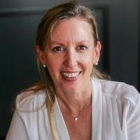 Claire Beal's Instagram, Twitter & Facebook