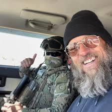 tree climbers mocking inexperienced peers