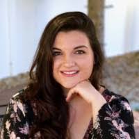 Jessica Loomis's Instagram, Twitter & Facebook