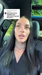 Amanda Gunther's Instagram, Twitter & Facebook