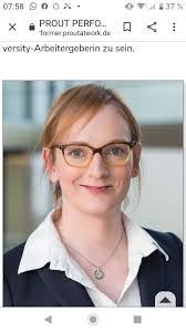 Sarah Ungar's Instagram, Twitter & Facebook