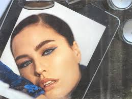 5 questions to: Molly Hammar #ALONE