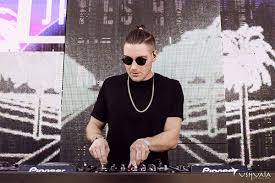 Albums et chansons en streaming et téléchargement mp3. James Hype Drops House Remix Of Clean Bandit And Zara Larsson S Symphony