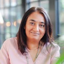 Nadia Currie's Instagram, Twitter & Facebook