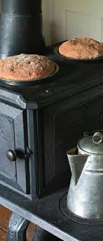 Old Cast Iron Wood Stove Vie A La Campagne Poele A Bois Idees Pour La Maison
