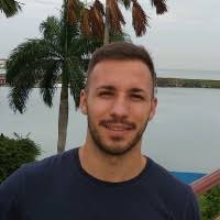 100+ "Costoso" profiles