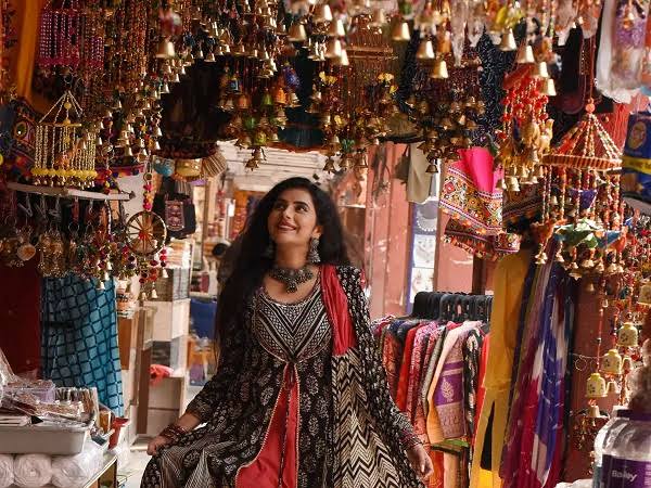 Artisans and traders in Johari Bazar, AI generated