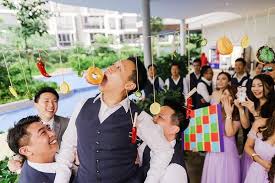 8 Chinese Traditional Door Games To Play At Your Chinese Wedding Four Flavors Of Life