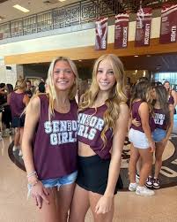 Hi y'all! My name is Darcy Mitchell and I'm from Round Rock Texas. I am  100% committed to Arkansas!! I plan