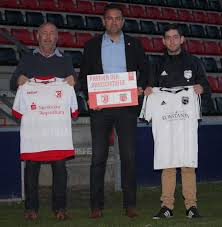 Zugverbindungen nach regensburg findet ihr unter www.bahn.de. Fussball Vfb Straubing Neuer Partnerverein Der Jahnschmiede Sportcracks