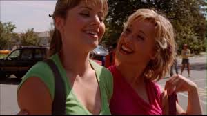 Mi piace ascoltare il podcast Always Hold Onto Smallville con Zach Moore,  ma quando continua a menzionare Chloe come Lois Lane, mentre la vera Lois è  nello show ogni volta che lo