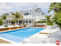 4224 N Clybourn Avenue Toluca Lake California 91505 Single Family Home For Rentals Justin Bieber House Justin Bieber Celebrity Houses