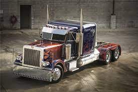 What kind of truck looks like optimus prime? 1992 Peterbilt 379 Transformers Optimus Prime Stunt Truck