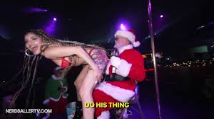 Taking Santa To A Strip Club - Red Girl - EPORNER
