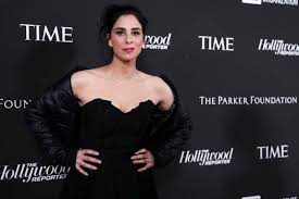 Fmovies.to is top of free streaming website, where to watch movies online free without registration required. Sarah Silverman Apologized To Paris Hilton For Those Mtv Movie Awards Jokes In 2007