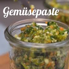 Gemusepaste Schon Wurzig Und Im Handumdrehen Selbst Gemacht Eatsmarter De Gemusepaste Vegetarisch Gemusebruhe Rezept Rezepte Gemusebruhe Selber Machen