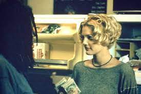 Drew Barrymore Boys On The Side Stacked Haircuts 90s Hairstyles Drew Barrymore