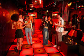 CHEEZ-IT® OPENS STUDIO CHEEZ, THE ULTIMATE PARTY EXPERIENCE, SATISFYING  LATE NIGHT CRAVINGS AND SPINNING CLUB HITS IN NYC - Oct 9, 2025