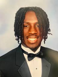 Jamison Kelly made it official. 🏈 Today, the Lanier Jr Sr High School  community came together to cheer