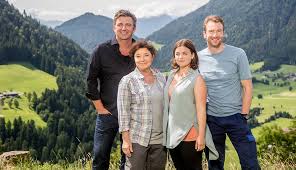 Meifert glaubt, dass ein unfall im jahr 1999 der grund für seinen absturz war. Der Bergdoktor Und Die Frauen Lauten Heute Hochzeitsglocken Buradabiliyorum Com