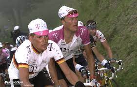 Armstrong visited jan ullrich in germany in 2018, after ullrich was released from a psychiatric hospital following multiple reported arrests over assault charges. Heute Vor 22 Jahren Bjarne Riis Nickt Und Jan Ullrich Darf Gewinnen
