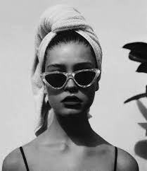 Black And White Glasses Photography I Love This Amazing Black And White Vintage Photos Blackandwhitevintagephotos Black And White Aesthetic Black And White Photo Wall Black Aesthetic