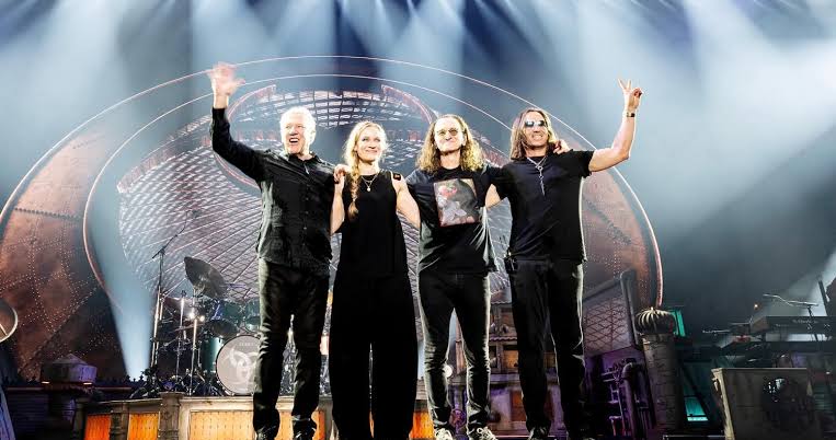 Watch Rush Play 1st 'Farewell To Kings' Since 1979 At Kia Forum Finale