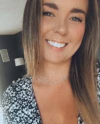 Kim Lemay's Instagram, Twitter & Facebook