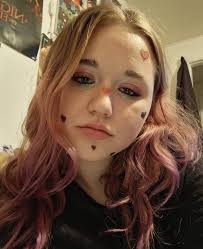 Petit regard cœur regard avec mon cherry cola x morphe pallette et mon  surligneur Casper le gentil fantôme ! 😍🍒👻 : r/MakeupAddiction