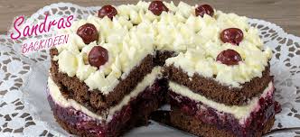 Heute gibt's einen super saftigen schoko kirsch kuchen. Schokoladentorte Mit Sauerkirschen Und Sahne Sandras Backideen