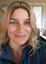 Holly Rickard's Instagram, Twitter & Facebook