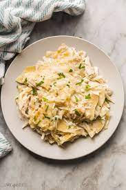 This White Chicken Skillet Lasagna Is Made With Six Ingredients In One Pot It S In 2021 Chicken Crockpot Recipes Slow Cooker Chicken Dinner Recipes Family Dinner Menu
