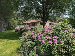 301 Taylor Rd, Stow, MA 01775