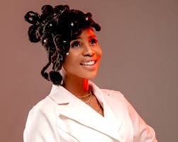 MULTI AWARD-WINNING VOCALIST LWAH NDLUNKULU RETURNS WITH EMOTIONAL NEW SINGLE “MNAKWETHU” – A RELATABLE TALE OF LOVE AND HEARTACHE - Front Page