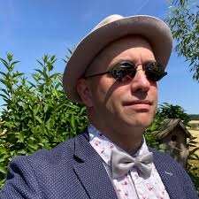 🍄 Nicht immer gleich alles in den Mund stecken, was man im Wald findet!  Das Bonus-Panel können nur einige von Euch hier sehen:  https://joscha.com/nichtlustig/210722#bonus