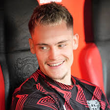 🚨 Manchester City are ready to pay Bayer Leverkusen's €150M asking price  for Florian Wirtz and pay him a €25M-a-year salary. Pep Guardiola has  explained to Wirtz how he would fit into