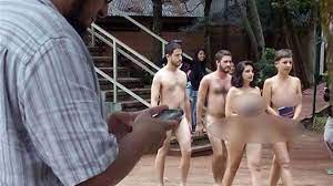Cuatro egresados se pasearon desnudos por una facultad de Oberá