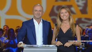 Quarto grado è il programma di approfondimento giornalistico sui fatti di cronaca condotto da gianluigi nuzzi assieme ad alessandra viero. Torna Quarto Grado E L Asticella Della Qualita Si Abbassa Sempre Di Piu Insieme Ragusa
