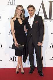 The famous singer carlos baute and his wife astrid klisans, model and blogger, share with their three children this fabulous contemporary design house with a garden, dominated by open spaces and neutral tones. Astrid Klisans Sight Management Studio