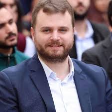 المهندس والقيادي والملهم للطلبة والشباب رئيسا لبلدية عربصاليم المهندس علي  حسن الف مبروك مع التمنيات بالتوفيق والنجاخ