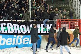Hannover erneut legte preußen münster eine gute performance gegen einen regionalligisten hin. Fanfotos Preussen Munster 1 Fc Kaiserslautern 2 0 2 0 Der Betze Brennt
