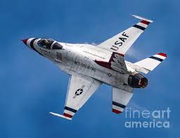 Bekijk meer ideeën over vliegtuig, straaljagers, militaire vliegtuigen. Usaf Thunderbird F 16 Face Mask For Sale By Nick Zelinsky Jr