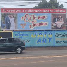 Marido surpreende esposa no PR com outdoor: A mais linda de Rolândia