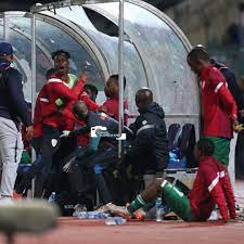 😠😡 Keletso Makgalwa said something that angered Katlego Otladisa last  night. The Orlando Pirates loanee was baying for Makgalwa's blood!  Sekhukhune United had to intervene and stop an agitated Otladisa from going
