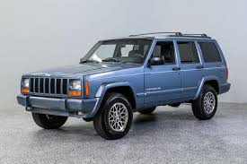Let's take a ride down memory lane and look at the history of the renowned 4.0 jeep motor. Classic Carmentary 1999 Jeep Cherokee Limited 4wd Curbside Classic