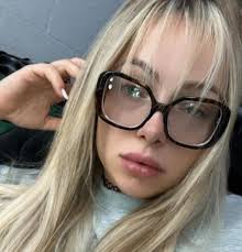 It's sad why they can't just be happy :(